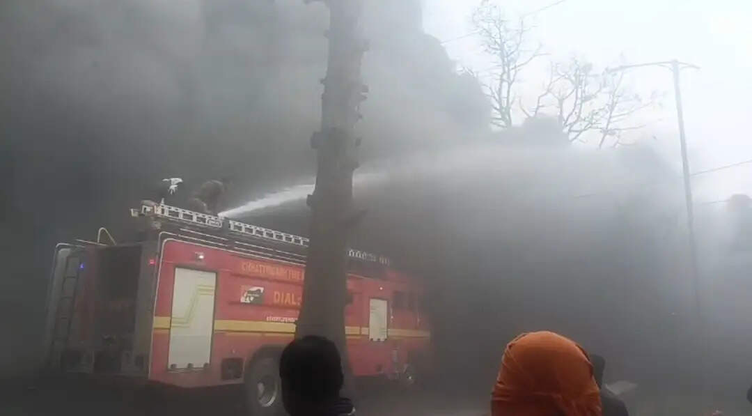 (अपडेट) : कोरबा के वेस्टर्न इलेक्ट्रोड कार्बन फैक्ट्री में कोल पिच में लगी आग पर काबू, तीन घंटे की मशक्कत के बाद टली बड़ी दुर्घटना