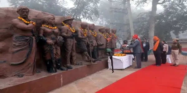 फतेहाबाद में विकास एवं पंचायत मंत्री ने किया ध्वजारोहण