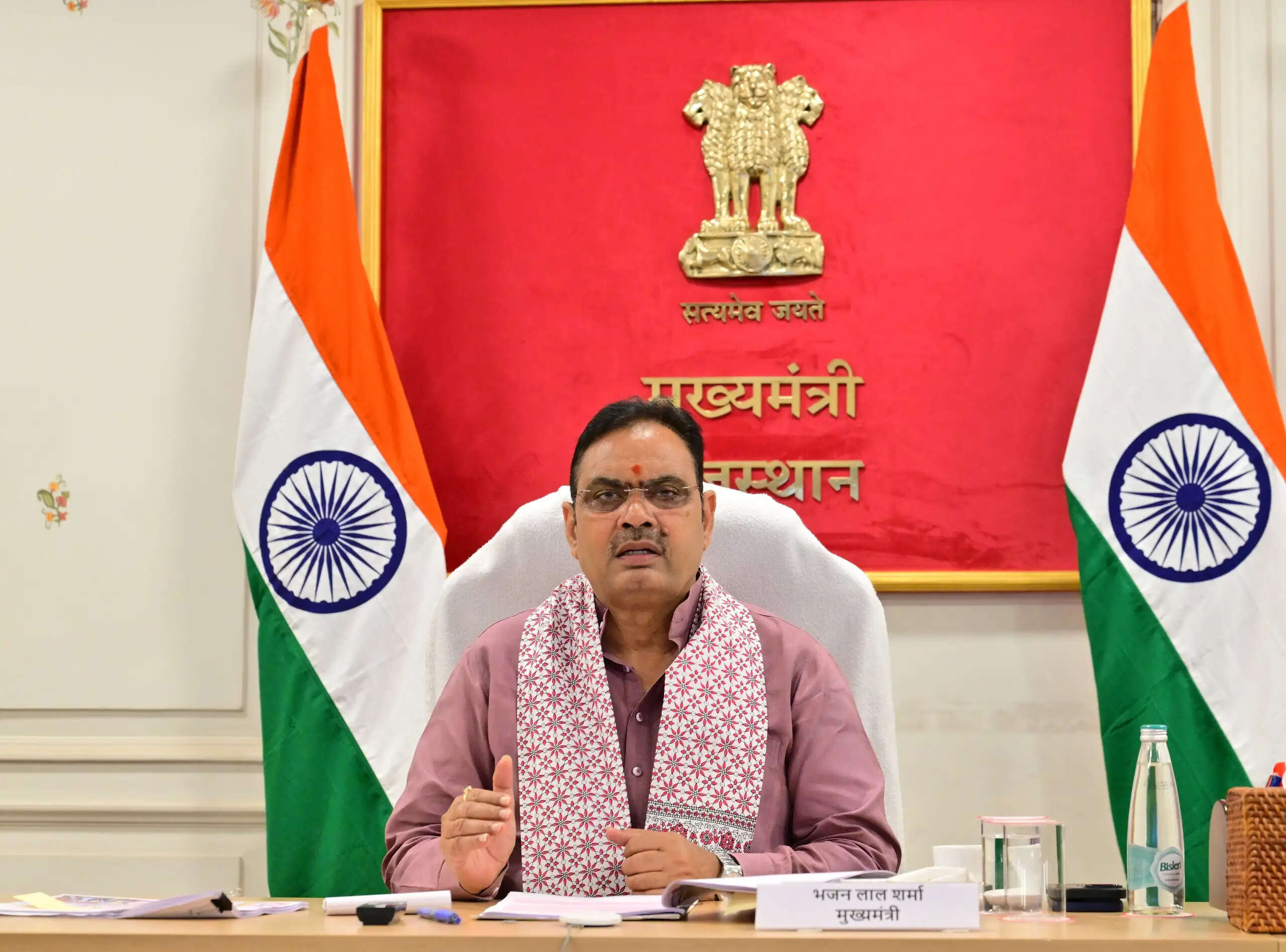 मुख्यमंत्री ने अधिकारियों को दिए सख्त निर्देश, विकास परियोजनाएं तय समयसीमा में पूरी करें