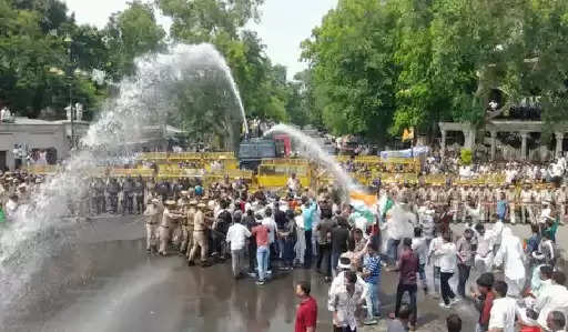 कांग्रेस प्रदेशाध्यक्ष की धमकी : कार्यकर्ताओं पर ज्यादती नहीं रुकी तो घुटनों के बल नहीं चलाया तो मेरा नाम डोटासरा नहीं