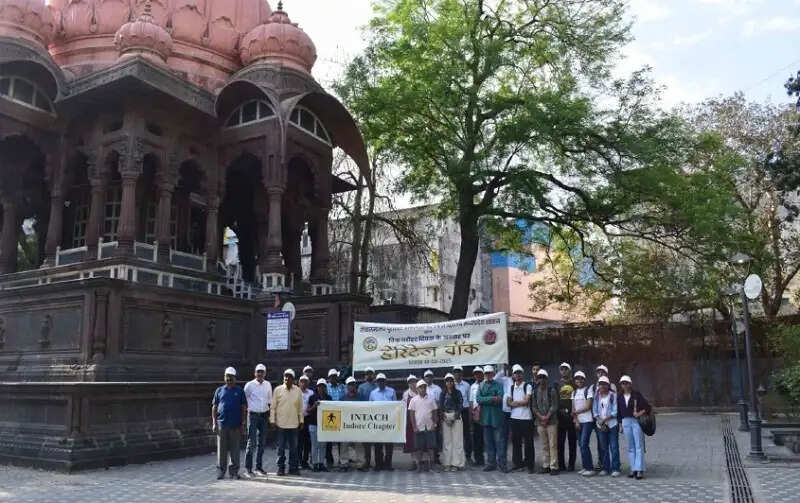 इंदौरः विश्व धरोहर दिवस पर सम्पन्न हुआ हेरिटेज वॉक