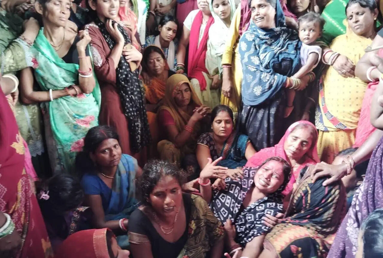 सड़क हादसे में विकास मित्र की मौत