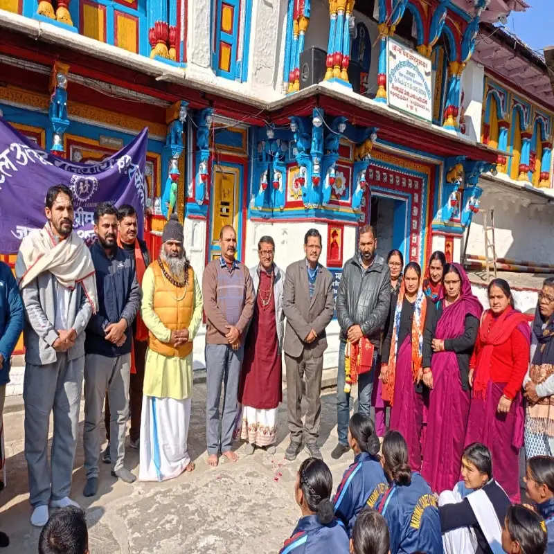 भगवान श्रीराम की प्राण प्रतिष्ठा से पूर्व बीकेटीसी ने नृसिंह मंदिर जोशीमठ, ओम्कारेश्वर मंदिर ऊखीमठ में चला स्वच्छता अभियान