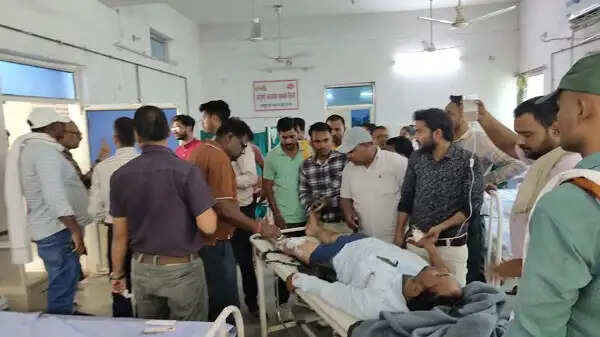 दतिया : बिजली लाइन सुधारते समय कर्मचारी झुलसा, गंभीर हालत में झांसी रेफर