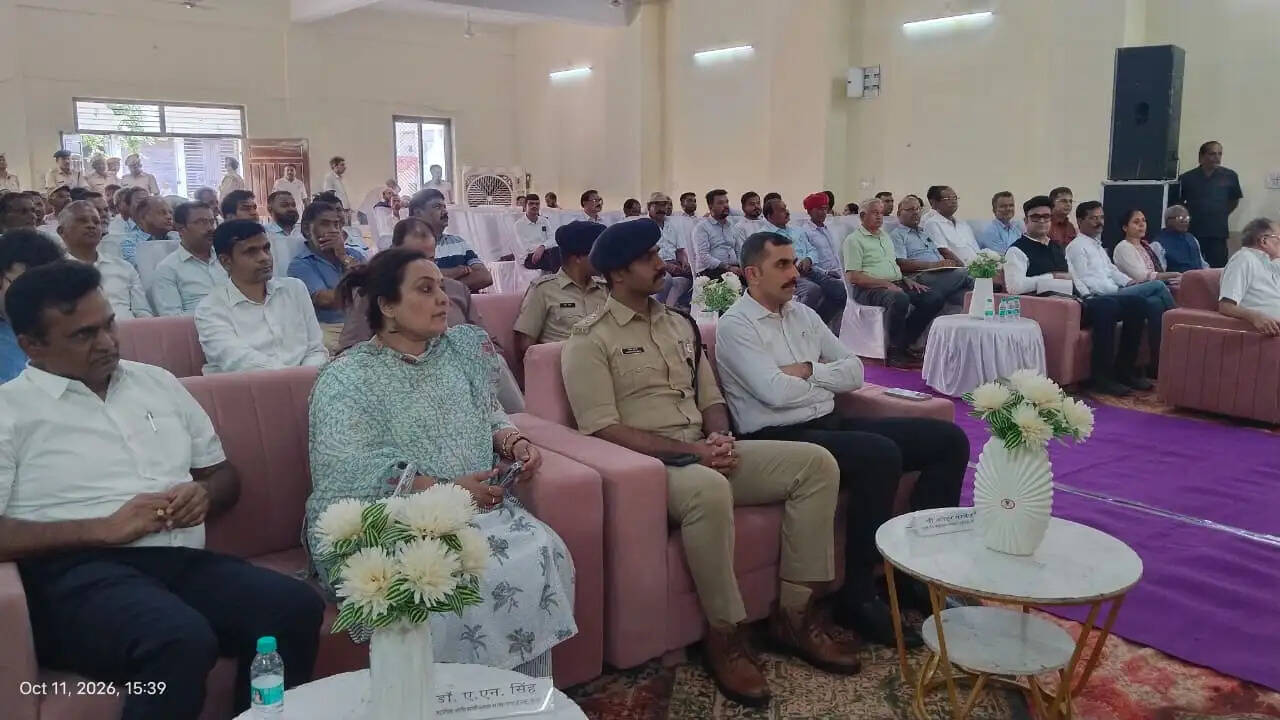 अरावली संरक्षण पर डूंगरपुर में हाई पावर कमेटी का संवाद, जनजातीय भूमि अधिकार और अवैध खनन के मुद्दे उठे