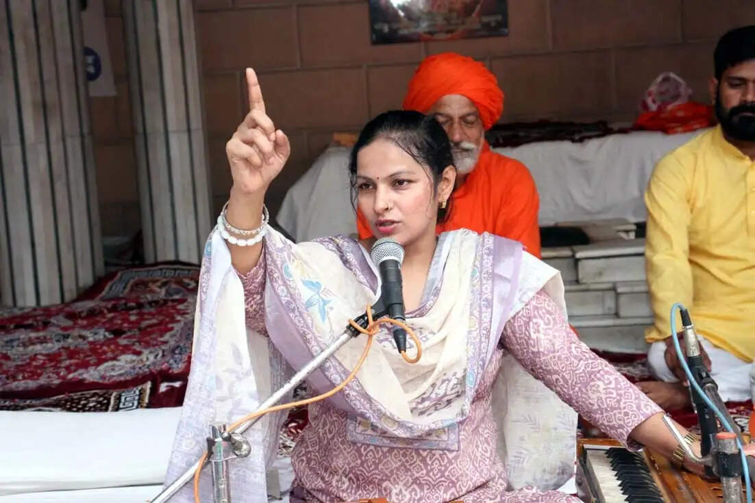 हिसार : ईश्वर निराकार और सर्वव्यापक, उसे शरीरधारी बताना वेद सम्मत नहीं : स्वामी आर्यवेश