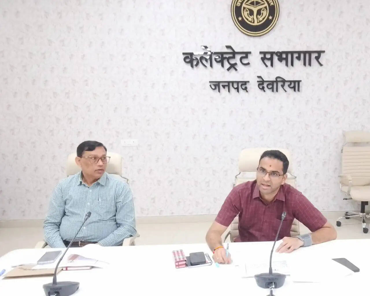निर्माण कार्यों में शिथिलता बर्दाश्त नहीं : जिलाधिकारी