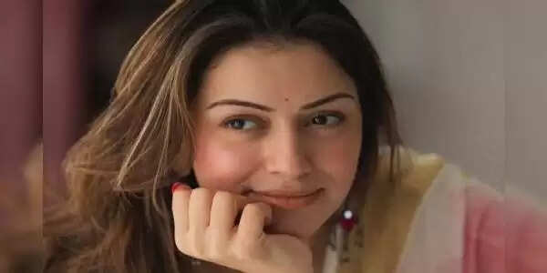 तलाक पर हंसिका मोटवानी की पहली प्रतिक्रिया