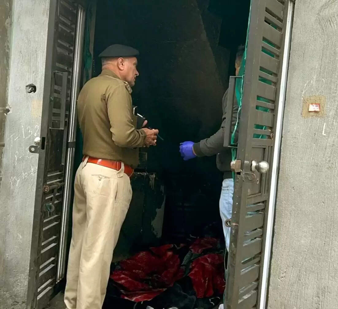 हांसी में इलेक्ट्रिक स्कूटी बैटरी ब्लास्ट : पति की मौत, पत्नी व दो बच्चे गंभीर रूप से झुलसे