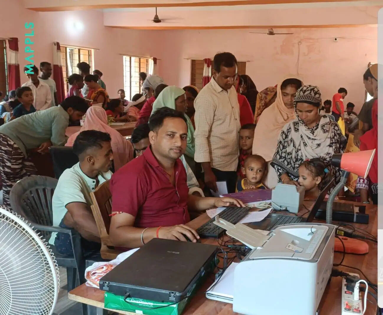 जिले के विभिन्न प्रखंडों में पांच वर्ष के बच्चों के लिए विशेष आधार कार्ड कैंप