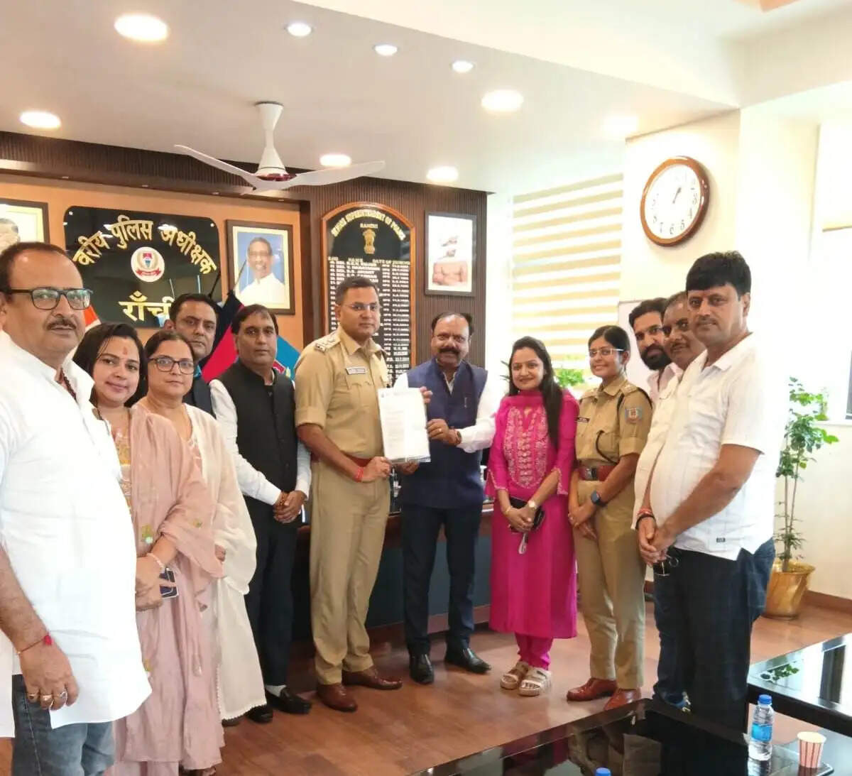 चेंबर ने एसएसपी से मिलकर तीन पहिया मालवाहक वाहनों को नो-एंट्री में प्रवेश की मांगी अनुमति