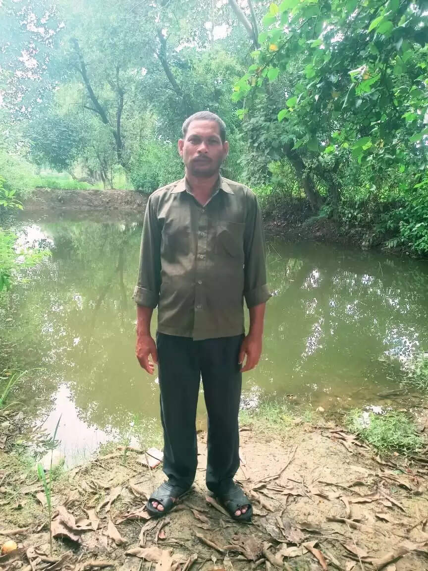 मनरेगा से डबरी निर्माण से बदली संतोष की किस्मत