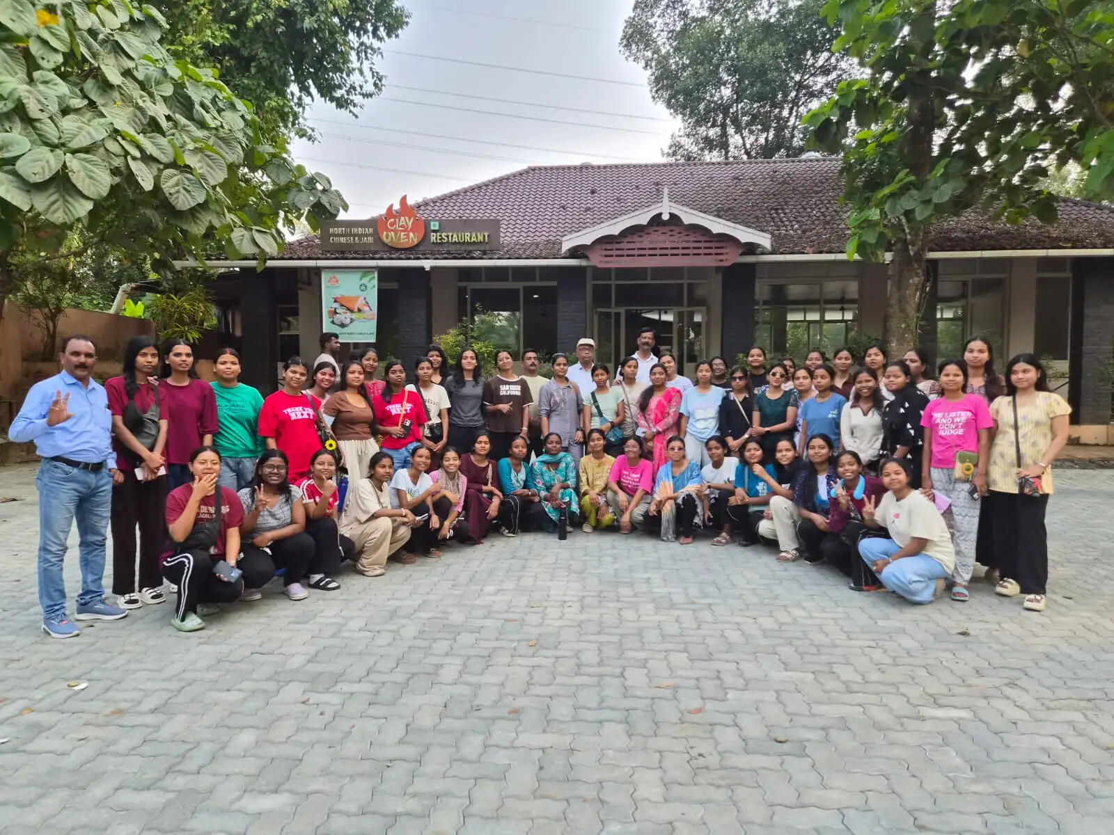 दक्षिण भारत की शैक्षणिक भ्रमण कर लौटी रांची विश्वविद्यालय के भूगोल विभाग की टीम