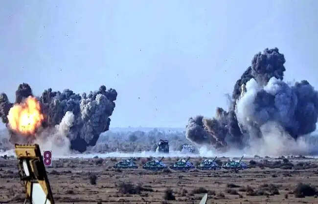 पोखरण फायरिंग रेंज में 'वायु शक्ति', थर्रा उठा पाकिस्तानी सीमा से लगा इलाका