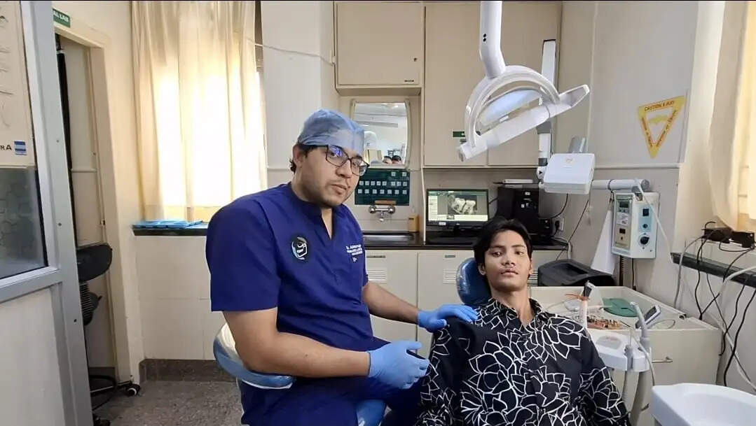 सड़क दुर्घटना में चेहरे पर 14 फ्रैक्चर झेलने वाले युवक की सफल मैक्सिलोफेशियल सर्जरी