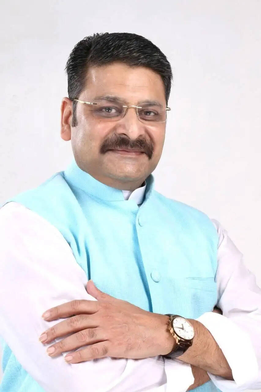 एसआई भर्ती परीक्षा में पूछे गए प्रश्न पर भाजपा विधायक ने जताई आपत्ति, मुख्यमंत्री से की शिकायत