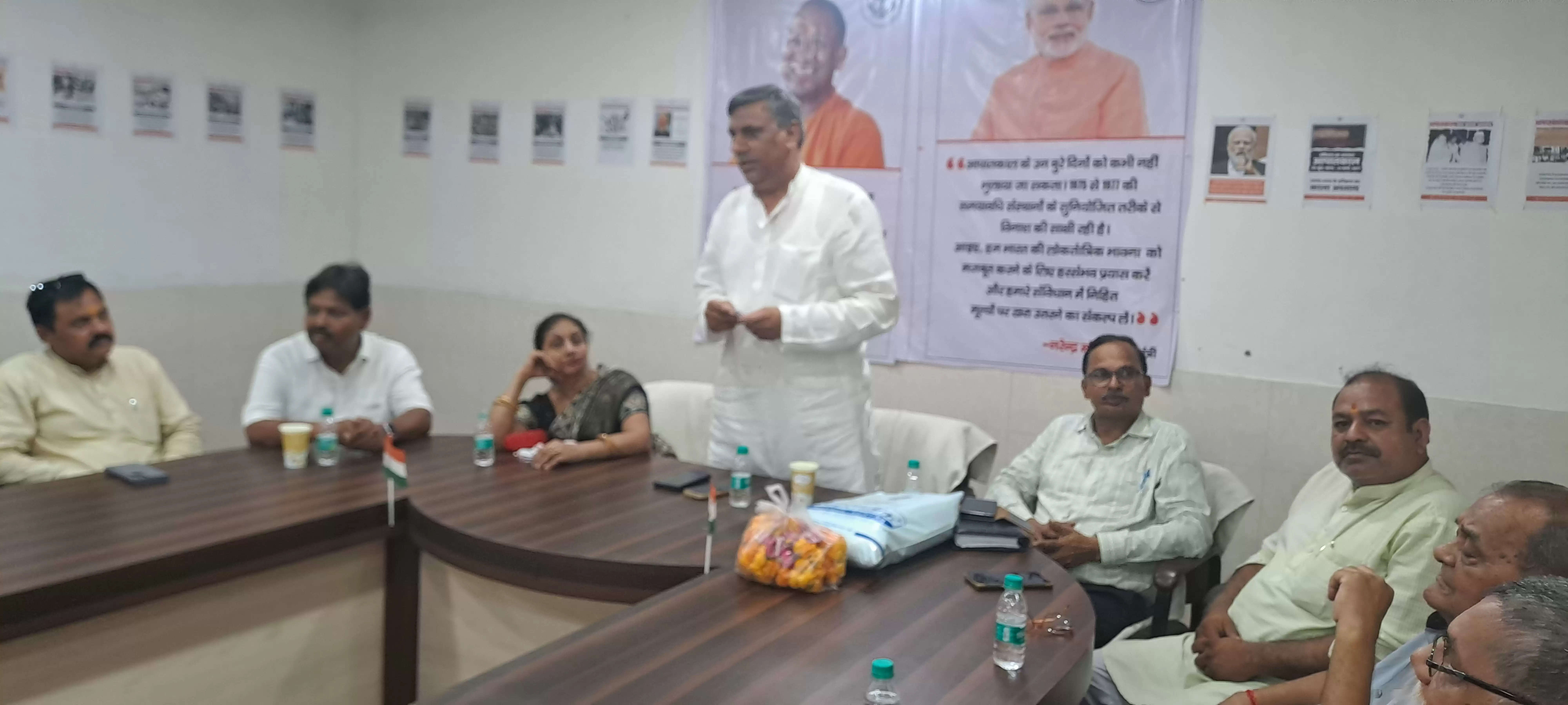 लोकतंत्र सेनानियों को किया गया सम्मानित