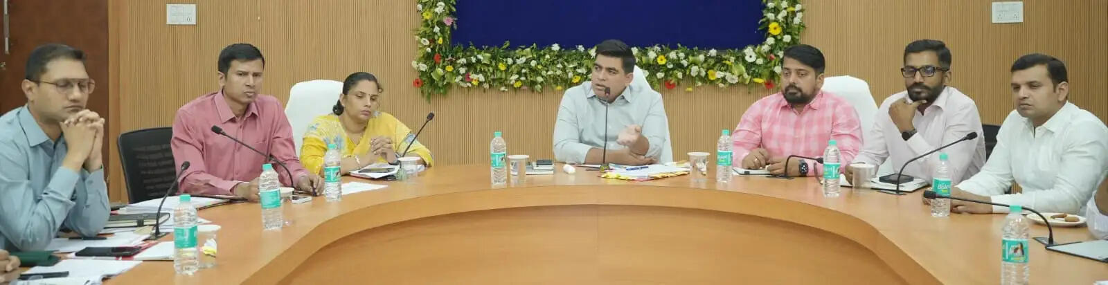 सुशासन तिहार के आवेदनों का समय-सीमा में गुणवत्तापूर्ण निराकरण सुनिश्चित करें: कलेक्टर
