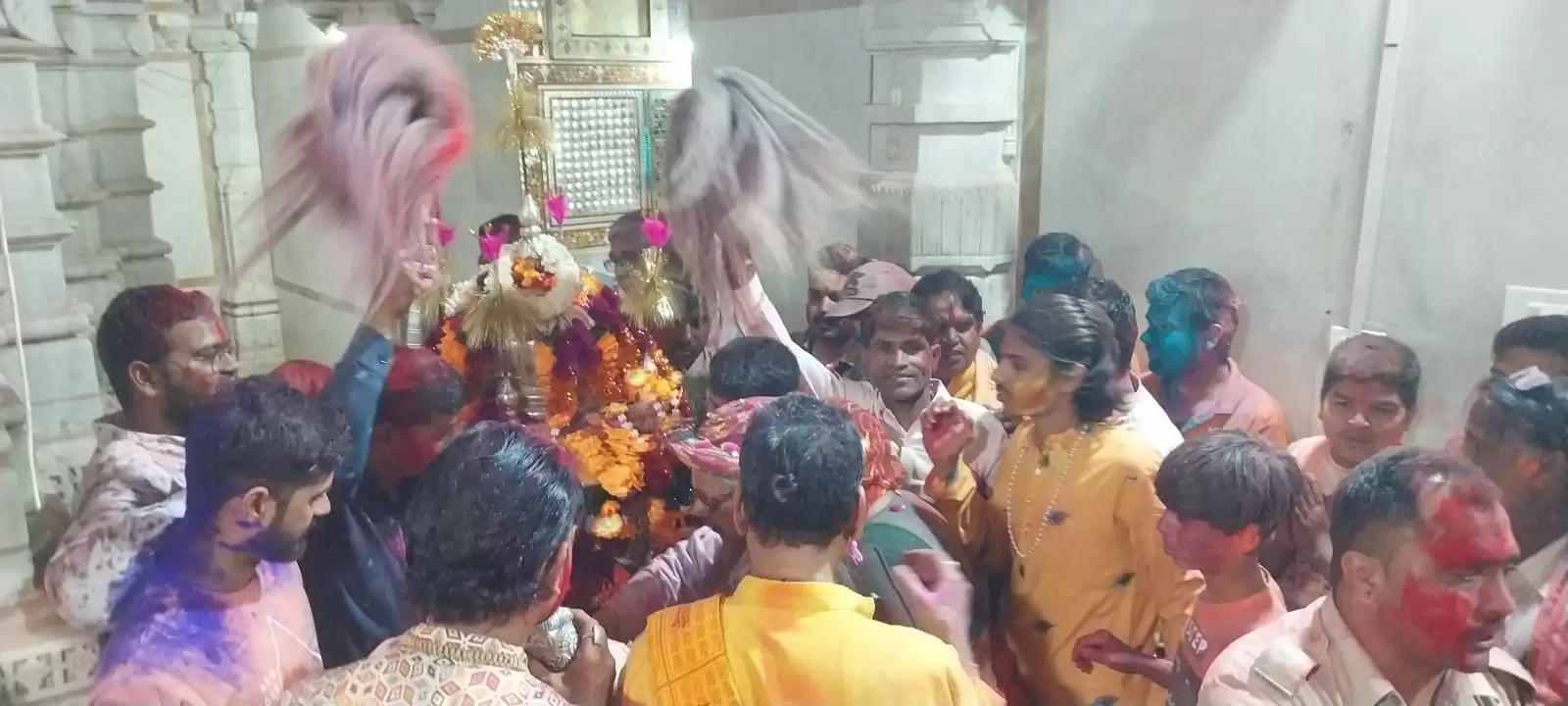 फूलडोल महोत्सव में सांवलिया सेठ के दर उमड़ा श्रद्धा का ज्वार, भगवान संग भक्तों ने खेली होली