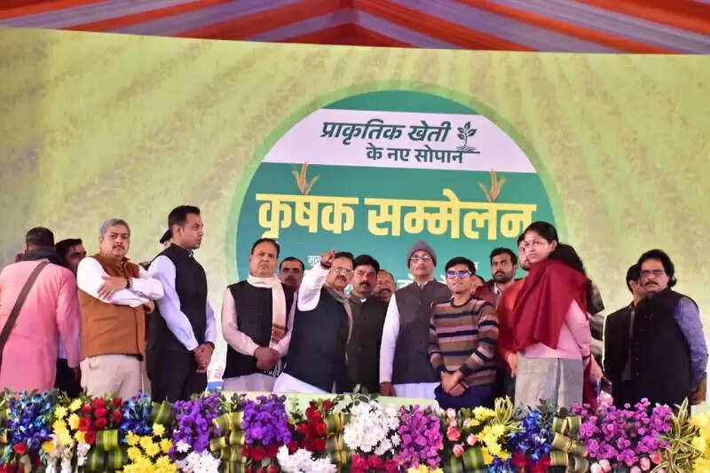 रीवाः उप मुख्यमंत्री शुक्ल ने लिया किसान सम्मेलन की तैयारियों का जायजा