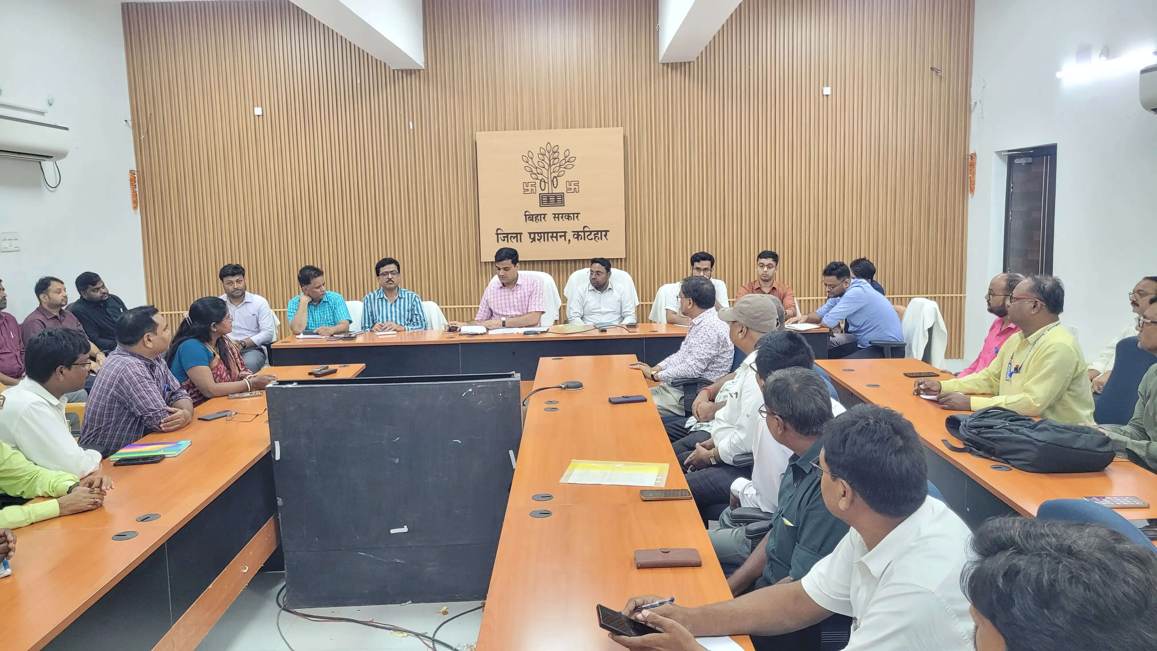 मॉडल स्कूलों में क्लास लेंगे प्रशासनिक पदाधिकारी