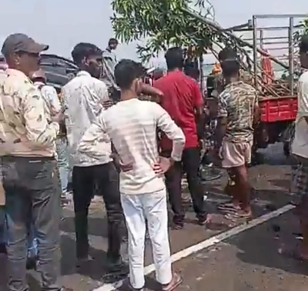 अकबरनगर किशनपुर बाईपास पर भीषण सड़क हादसा: ट्रक और थार की टक्कर में दो की मौत