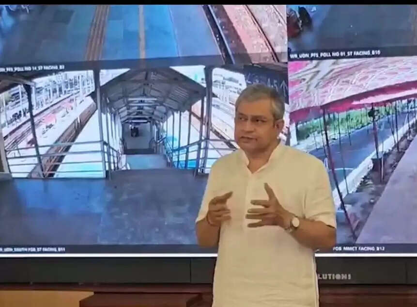 त्योहारों पर भीड़ नियंत्रण के लिए 76 रेलवे स्टेशनों पर बनेंगे होल्डिंग एरियाः रेल मंत्री