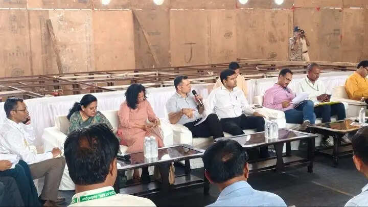 केन्द्रीय कृषि निदेशक ने मप्र के रायसेन में राष्ट्रीय कृषि महोत्सव की तैयारियों का लिया जायजा