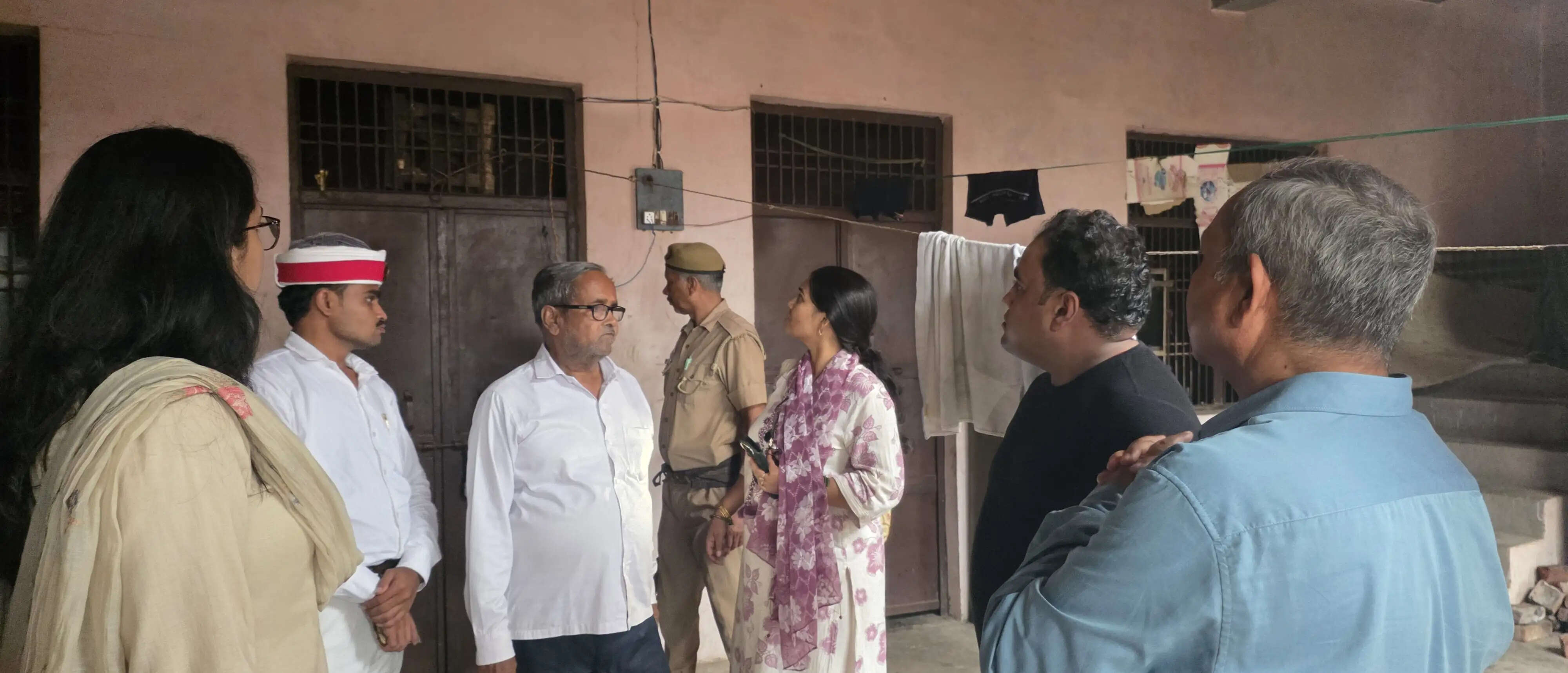 खाद्य विभाग ने ताराचंद मिष्ठान भंडार के गोदाम मारा छापा, नमूने जांच के लिए भेजा