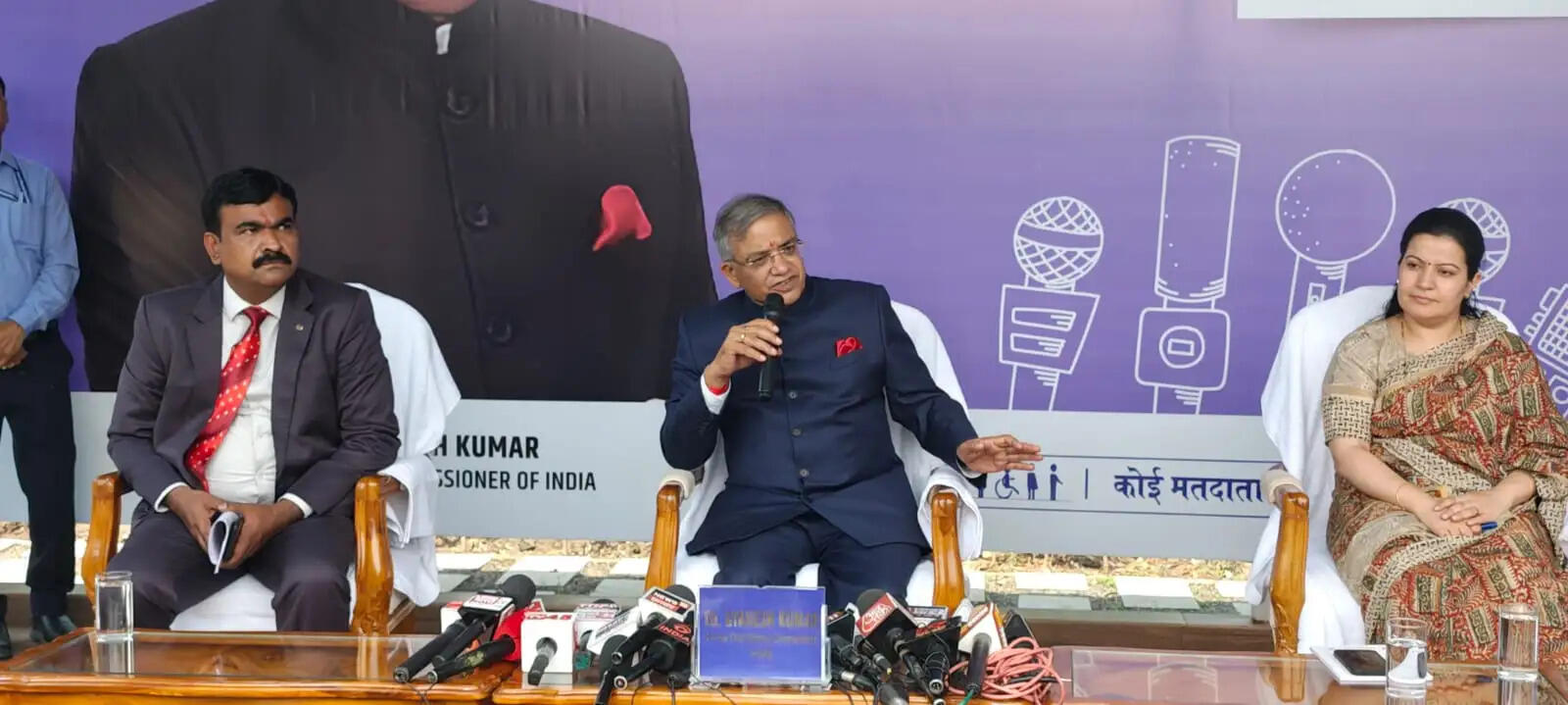 झारखंड का लोकतंत्र है बेहद मजबूत, सुरक्षित तरीके से हो रहा ईवीएम से चुनाव : मुख्य चुनाव आयुक्त