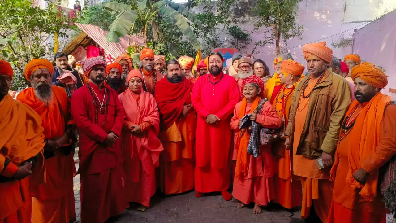 जम्मू-कश्मीर संत समाज न्यास की बाबा श्री कृष्ण गिरि समाधि, जम्मू में आयोजित महत्वपूर्ण बैठक की