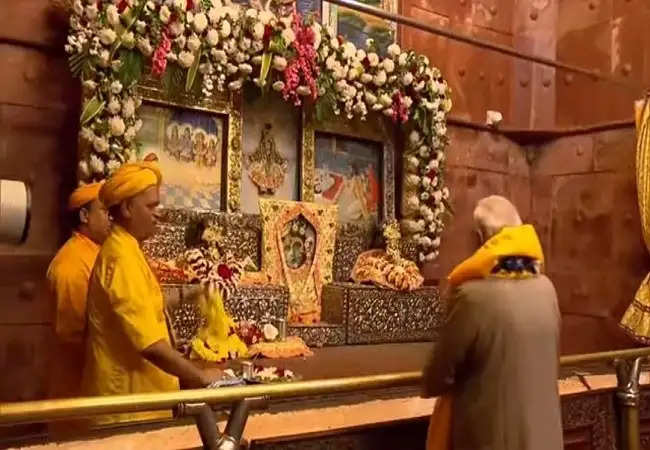 वह दिन दूर नहीं जब मथुरा में भगवान कृष्ण के भव्य व दिव्य दर्शन होंगेः प्रधानमंत्री