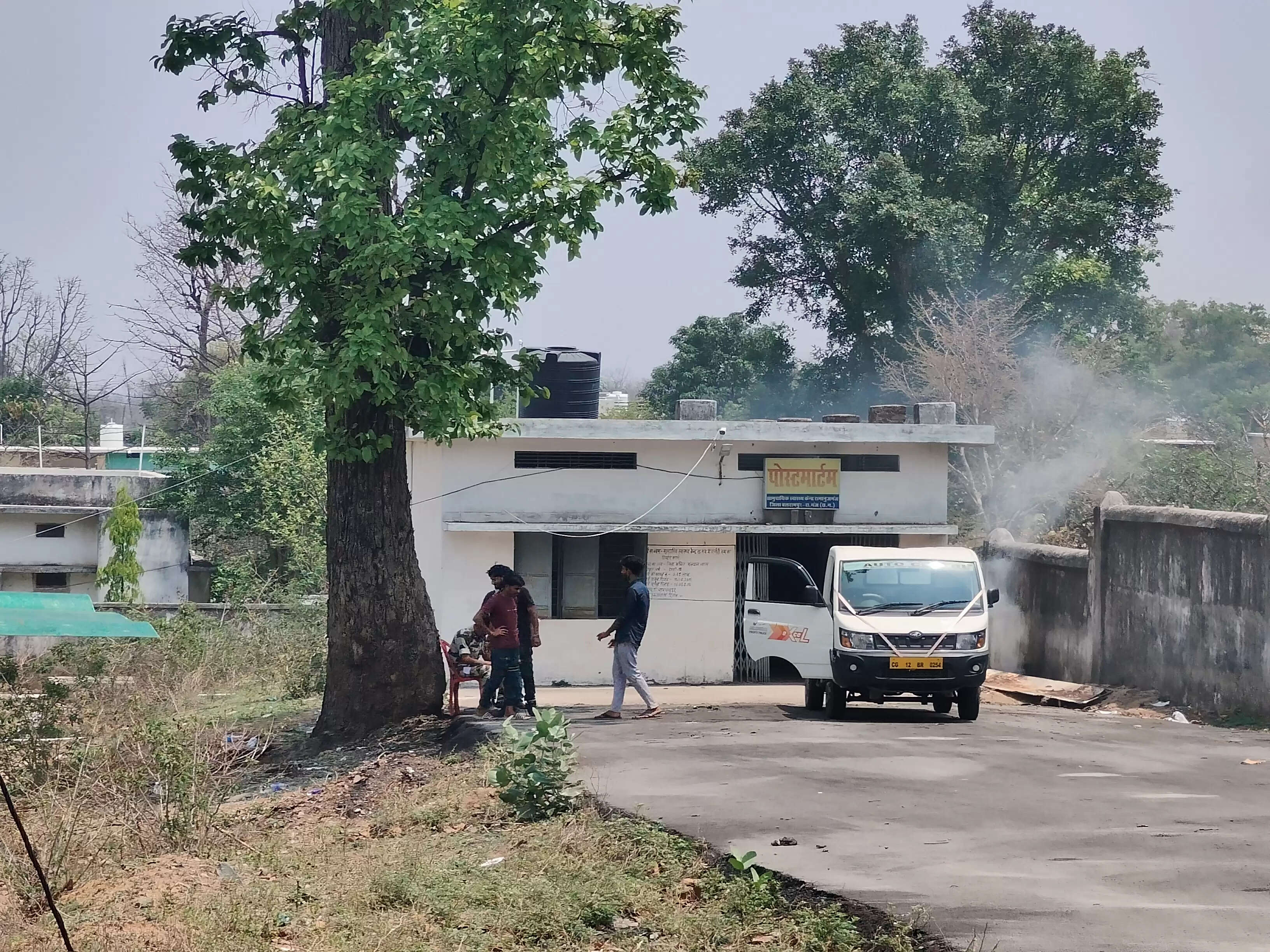 बलरामपुर : पिकअप वाहन पलटने से एक की मौत, आधा दर्जन लोग घायल, चालक फरार