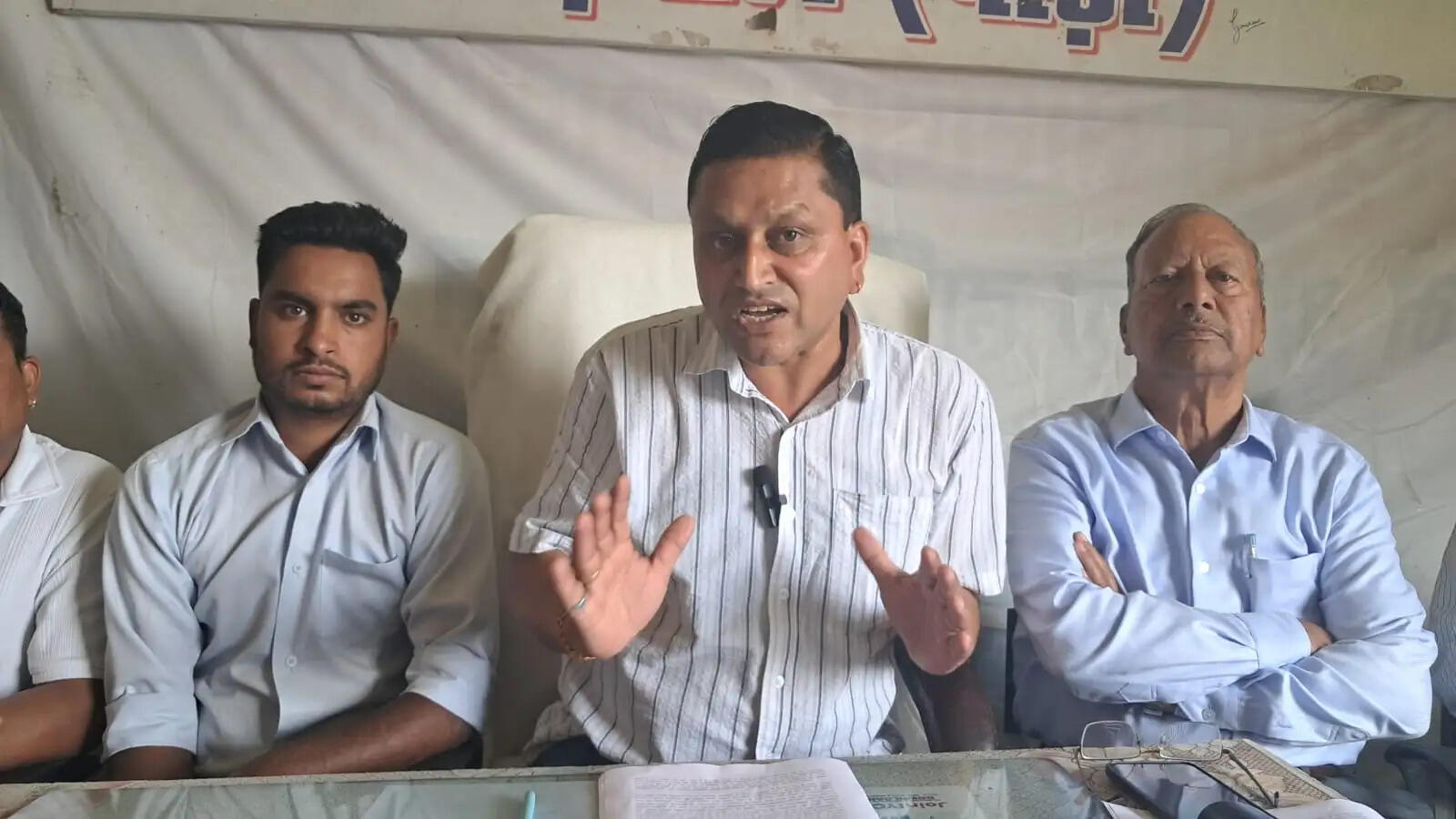 30 हजार करोड़ की जमीन 15 साल की लीज पर देने पर कांग्रेस ने सरकार को घेरा