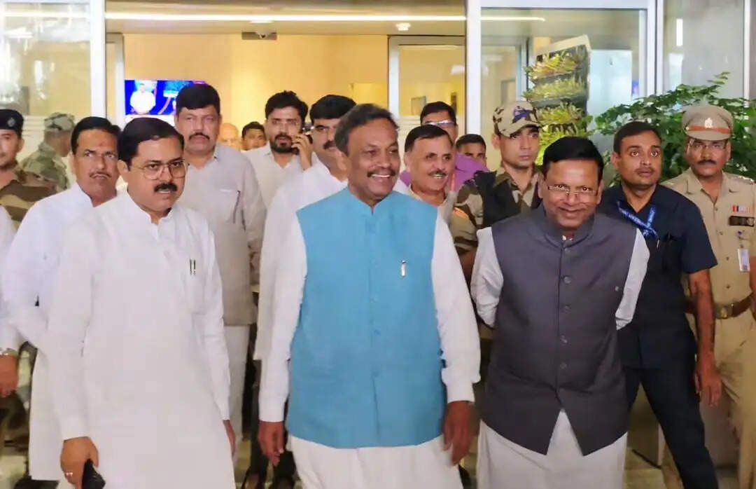 भाजपा के प्रदेश प्रभारी विनोद तावड़े पहुँचे लखनऊ