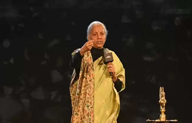 टैरिफ के जरिए वैश्विक व्यापार को हथियार बनाया जा रहा है: निर्मला सीतारमण