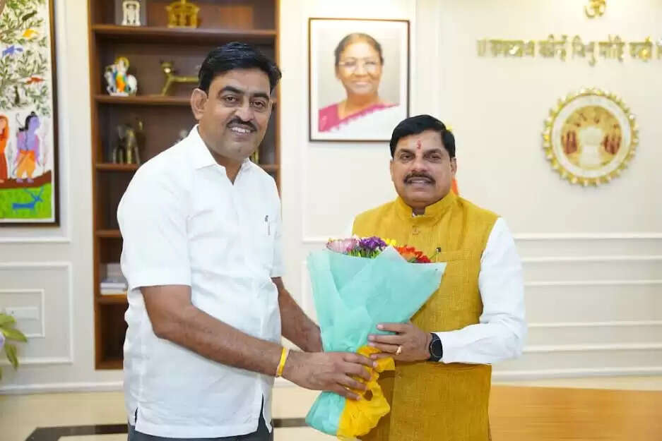 मंदसौर के मास्टर प्लान-2041 की विसंगतियों को लेकर मुख्यमंत्री से मिले विधायक जैन