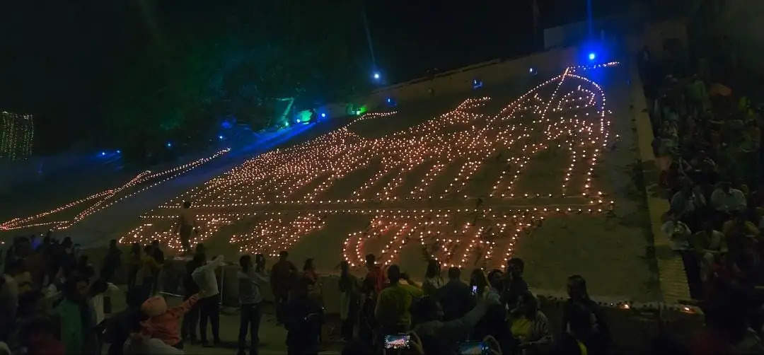 काशी में देव दीपावली पर्व: विश्व के भव्यतम दीपोत्सव के साक्षी बने 70 देशों के राजदूत और मुख्यमंत्री योगी