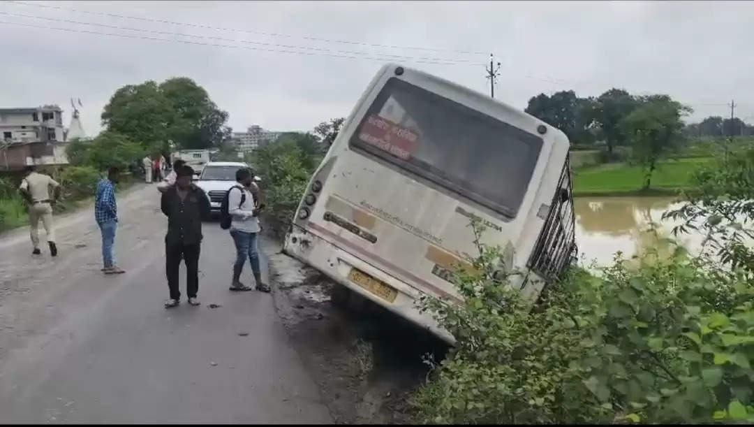 कोरबा-कटघोरा मार्ग में यात्री सिटी बस दुर्घटनाग्रस्त