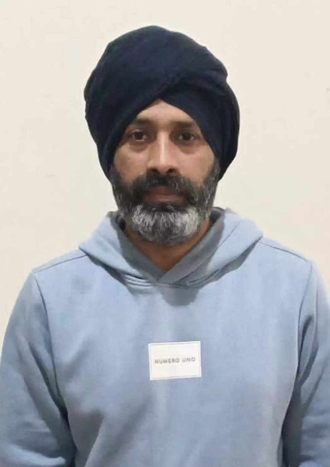 गुरग्राम: अवैध विदेशी शराब बेचने वाले को शरण देने वाला काबू