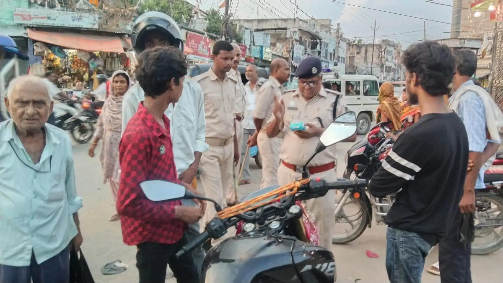वाहन जांच अभियान में 20 हजार से अधिक का चालान, यातायात नियमों का उल्लंघन करने वालों पर कार्रवाई
