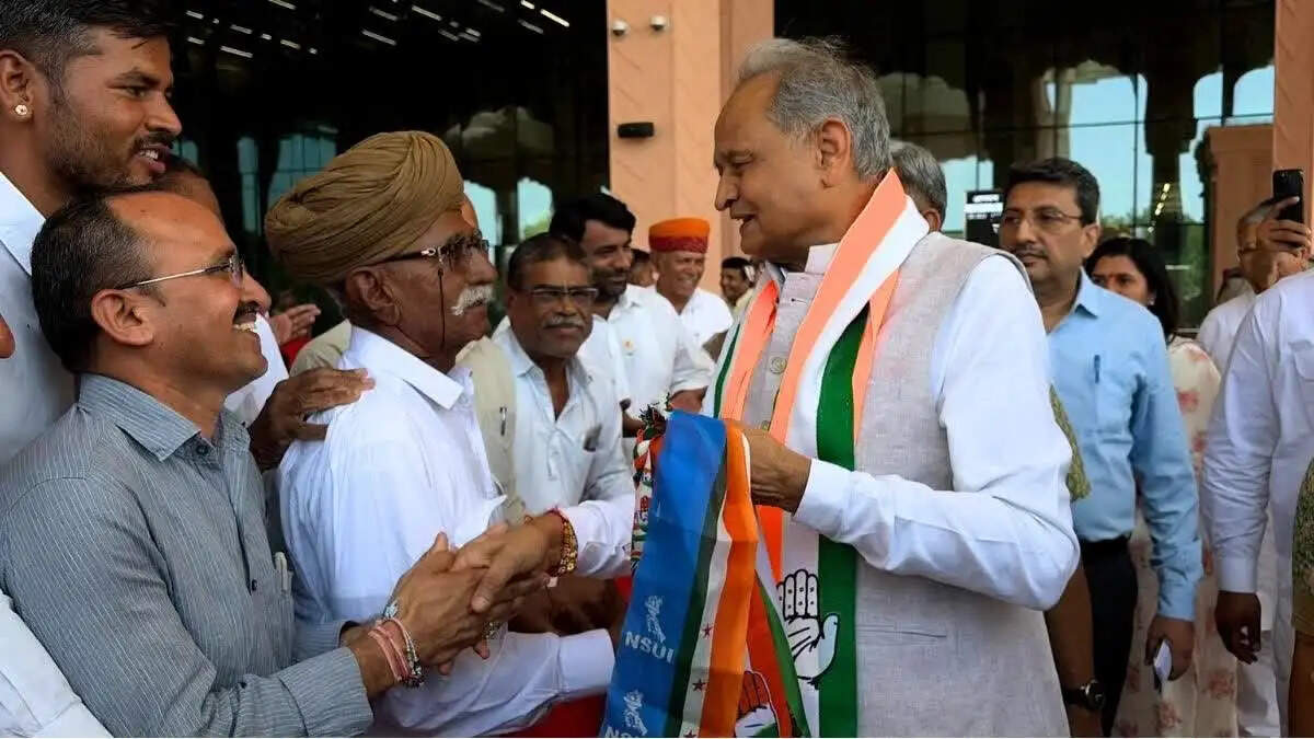 भाजपा का कोर वोट बैंक खिसका, इस बार कांग्रेस की लहर: गहलोत