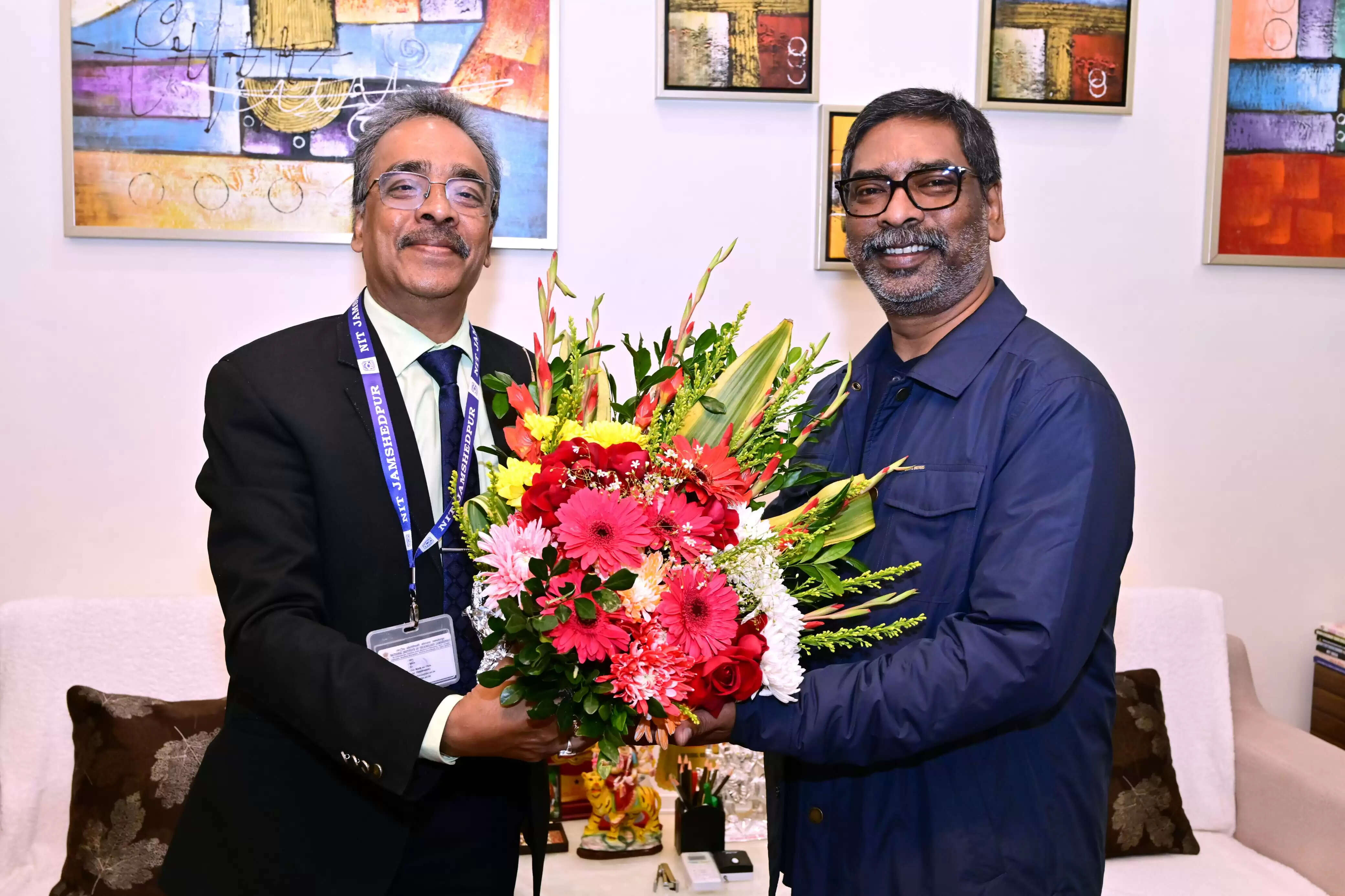 मुख्यमंत्री से एनआईटी निदेशक ने की मुलाकात, दीक्षांत समारोह में शामिल होने के लिए किया आमंत्रित