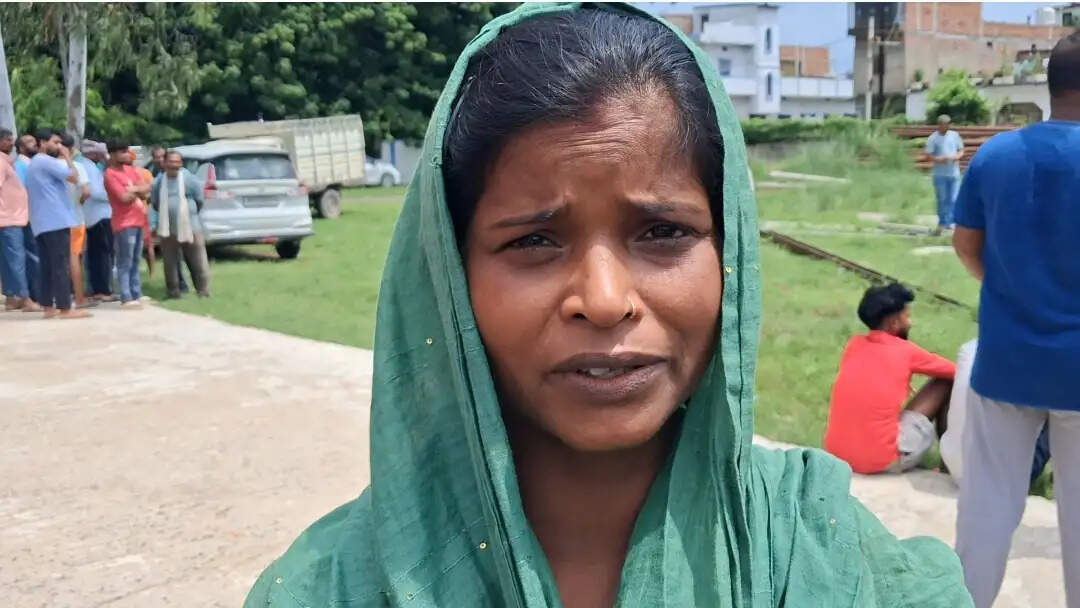 सारण में फिर बिजली कार्यालय के टावर पर चढ़ा युवक