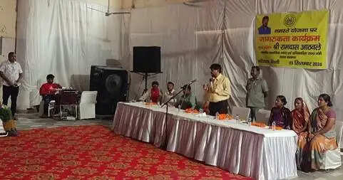 रामदास आठवले ने श्रमिकों को वितरित किए ‘नमस्ते’ व 'आयुष्मान' कार्ड