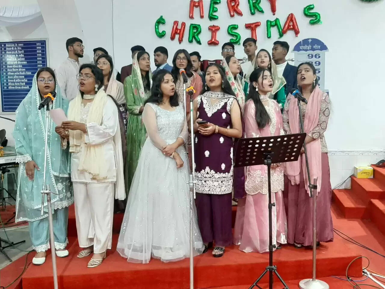 धमतरी :सुंदरगंज मेनोनाईट चर्च में क्रिसमस पर्व का छाया उल्लास