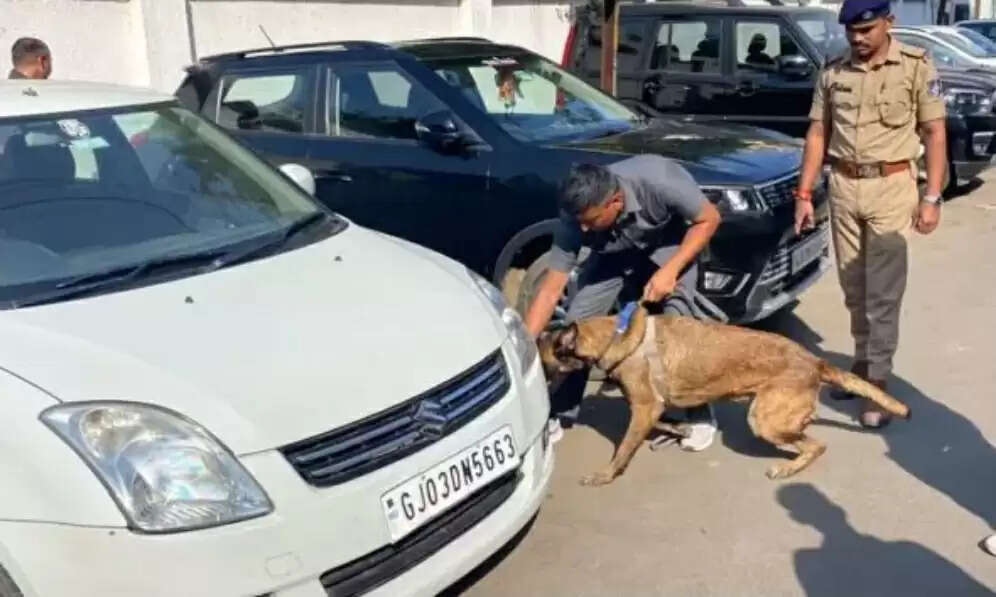 गुजरात के अहमदाबाद में 15 स्कूलों को बम से उड़ाने की धमकी, पुलिस-प्रशासन अलर्ट