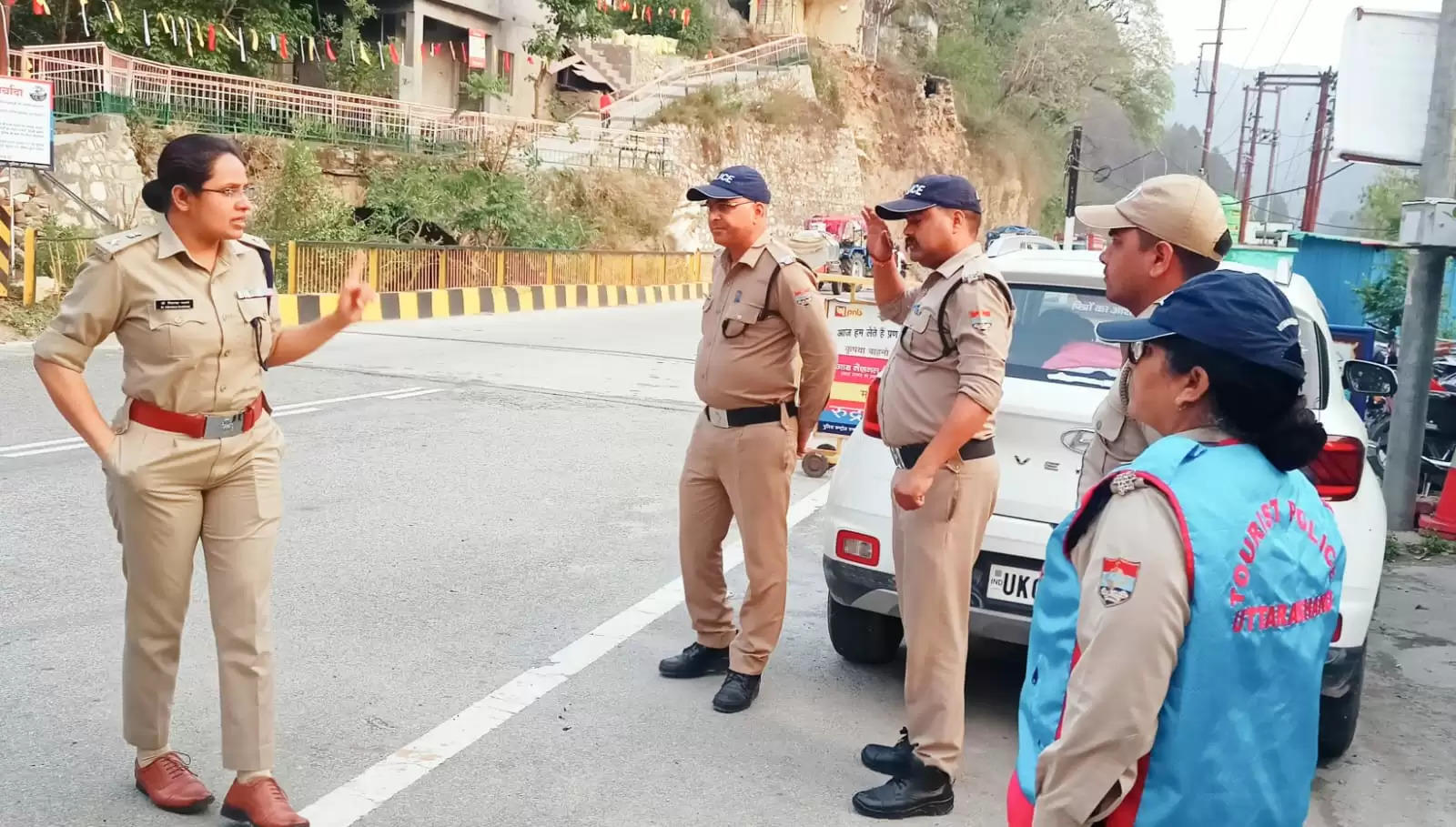 केदारनाथ धाम : पुलिस अधीक्षक ने यातायात व्यवस्था का निरीक्षण कर दिये दिशा-निर्देश