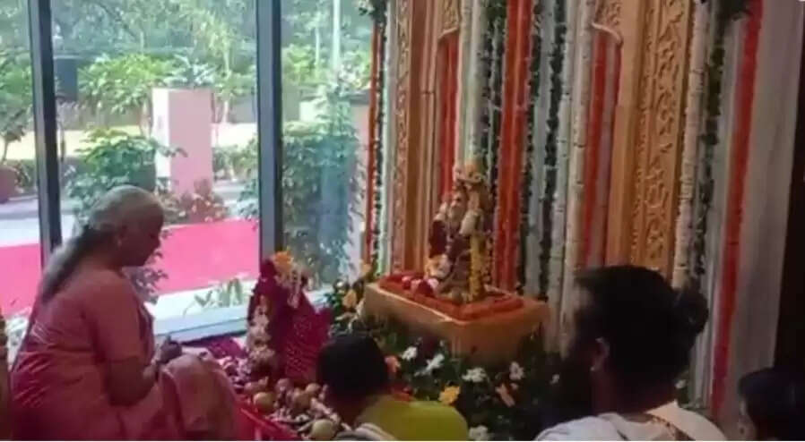 गलत कार्य करने वाले अधिकारियों को बक्सा नहीं जाएगा : निर्मला सीतारमण