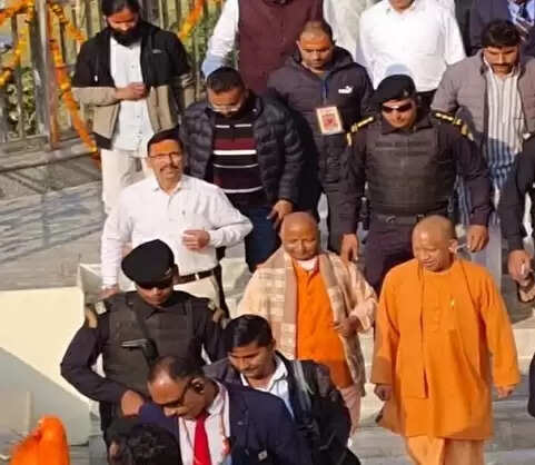 उत्तर प्रदेश के मुख्यमंत्री योगी आदित्यनाथ ने सिद्धबली बाबा के किए दर्शन